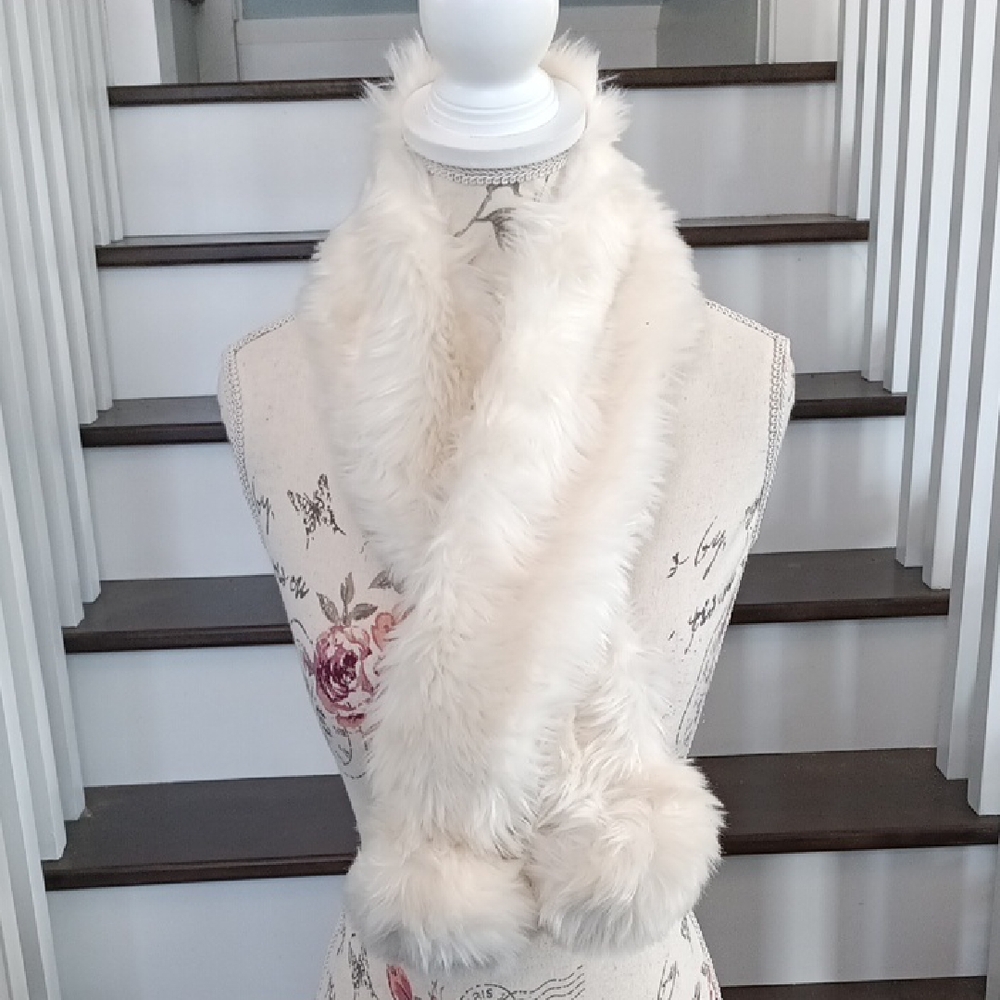 @ Gymboree Cream Faux Fur Scarf with Pom Poms